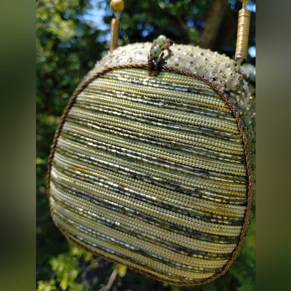 NWT Beaded Green Forest Crossbody LESTER MELNICK inventory! - Picture 14 of 16